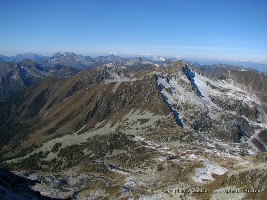 08_Dal Monte Toro vista verso Ovest.jpg
